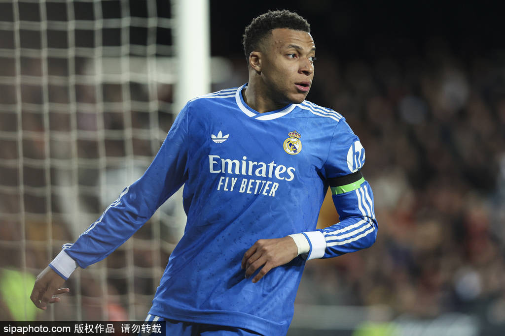 西甲-姆巴佩破门皇马2-0瓦伦 联赛7连胜仍差巴萨1分